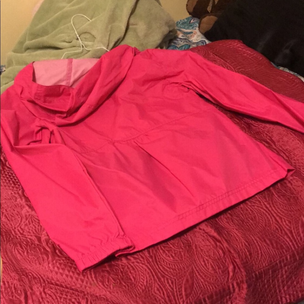 I’m selling a Columbia rain jacket - Picture 3 of 3